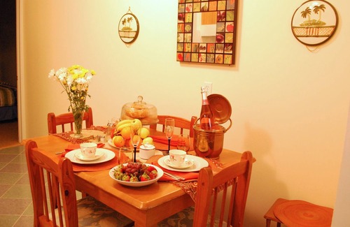 Canarsie House | Delz Bed & Breakfast