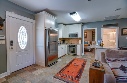 Cottonwood Falls Cottage | Den Creek Ranch-Cottage