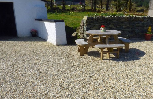 Killybegs Cottage | DENIS'S COTTAGE, pet friendly in Ardara, County Donegal