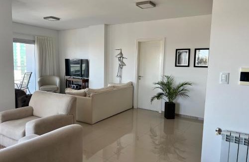 Rio Cuarto Apartment | Departamento amplio y muy iluminado en 9 piso, con piscina