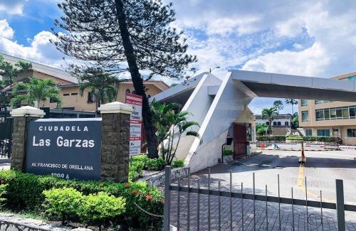 Cooperativa Empleados Consejo Provincial Apartment | Departamento de 3 dormitorios cerca al Mall San Marino