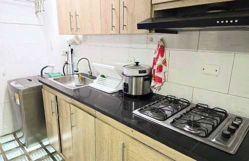 Kennedy Apartment | Dept-Complete-6 People-Independent-CC Eden