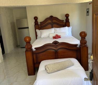 Hopewell House | Derbys Beach Escape