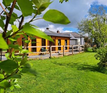 Tullaroan Ski Chalet | Desart School Garden Chalet
