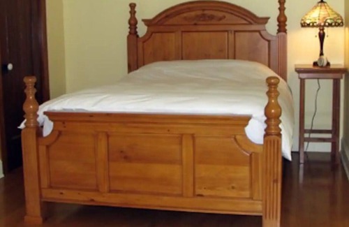 Regional District of Nanaimo Bed & Breakfast | Descanso Inn Turret Room