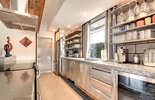 Covey House | Desert Submarine House- Optional Hyperbaric Chamber, Heated Pool, & Hot Tub