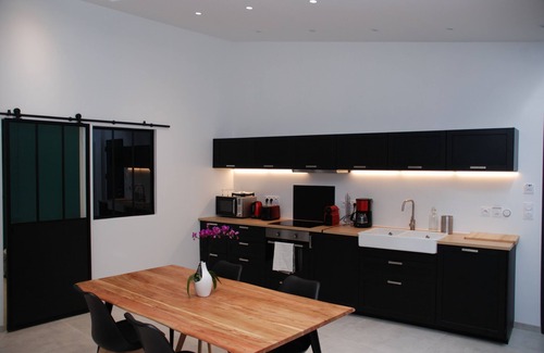 Montreuil-sur-Mer Apartment | Design apartment number 12 with courtyard view