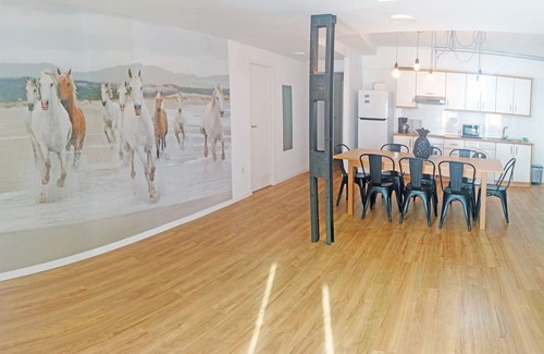 Campoamor Apartment | Design, quality, tranquility, and very central
