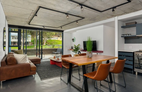 Schotsche Kloof Apartment | Designer Apartment at the Peak of Bo-Kaap | Pool