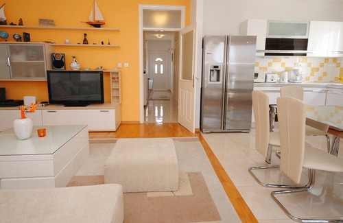 Okrug Gornji Apartment | Designer Apartment 10 meters from the sea