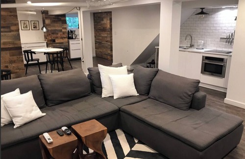 North Cleveland Park House | Designer Apartment with All the Amenities!