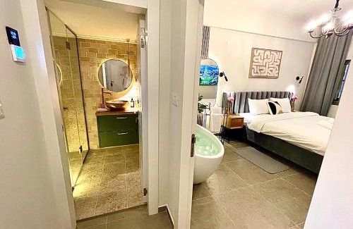 Haifa Apartment | Designer Apartment with SPA complex & Jacuzzi near Bahai Garden Haifa