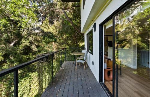 Hollywood Hills West Apartment | Designer Laurel Canyon Retreat, Hollywood Hills