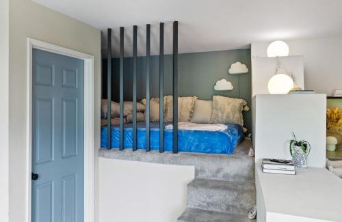 Hollywood Hills West Apartment | Designer Laurel Canyon Retreat, Hollywood Hills
