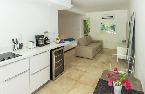 Granada Apartment | Designer Mediterranean guest house