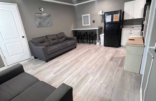 Alexandria Apartment | Designer shower/1beds/airport/coliseum/hospital