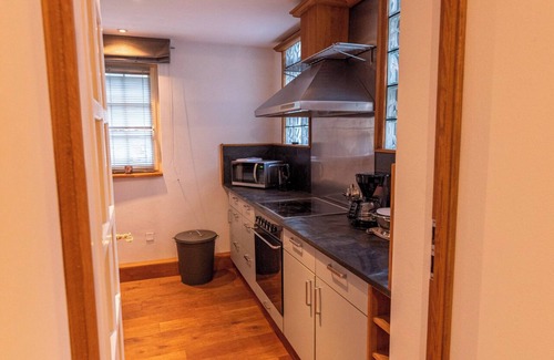 Mainz-Bingen Apartment | Designer Unterkunft in 15. Jahrhundert Altbau 75 m² für Max. 4 Personen
