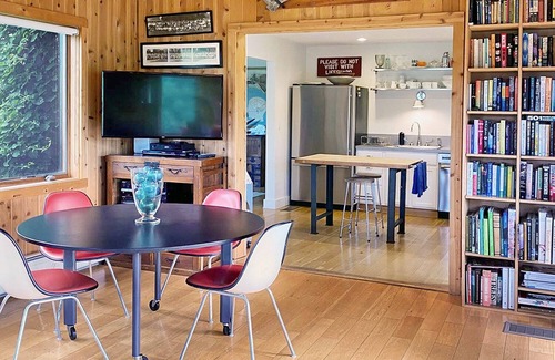 Hudson Cottage | Designers Own Year-Round Hudson Valley Getaway Cottage