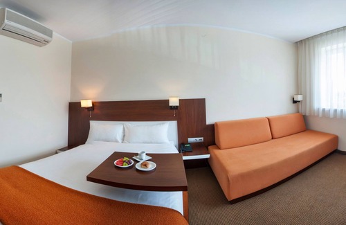 Pyrzowice Hotel | DeSilva Inn Katowice Airport