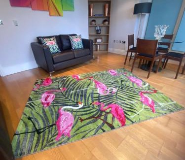 Sands End Apartment | Desirable, Fashionable 2bed Flat in Chelsea
