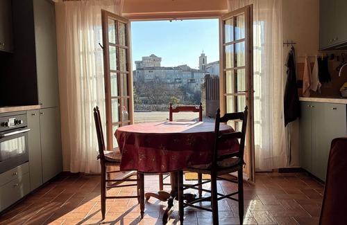 Gordes Cottage | Detached, air-conditioned house for 2 people on owner's land.