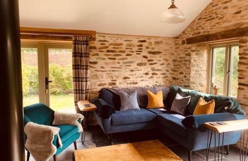 Morwellham House | Detached Barn in Tamar Valley, EV charging included