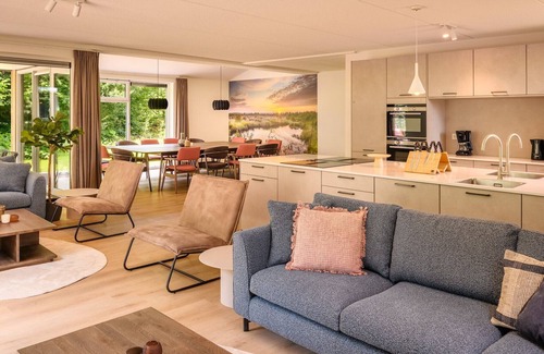 Gasselte House | Detached group accommodation for up to 14 people