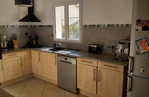 Rochemaure House | Detached house (120m²) with swimming pool, wood-burning stove, in quiet neighborhood.