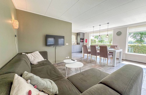 Vorstenbosch House | Detached house on an alpaca farm