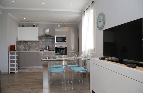 Pontedassio House | Detached house, with swimming pool, open view, barbecue and private parking.