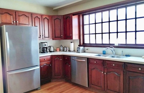 Northampton House | Detached, Spotless 3 Bd. Home - Sleeps 7