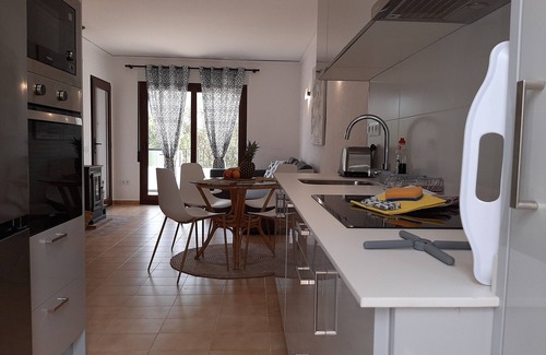 Paichi Villa | Detached villa walking distance to town, supermarket & beach, com. pool & tennis