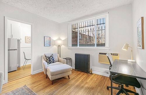 Congress Park Apartment | Detroit by Modern Midstay/On City Park! #T17