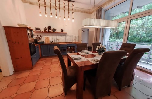 Gehlsdorf House | Deutsche Villa mit Sauna und Großem Garten, Kamine, Spielplatz, Kostenlose Stellplätze - Deutsche