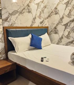 Matunga Hotel | Dharavi Residency