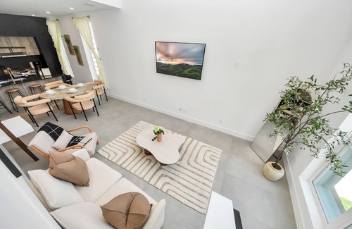 Northside House | DHaus: Modern Eado 3BR Near NRG, MedCenter & Downtown