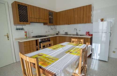 Rodio House | Di Bello House Blue Apartment