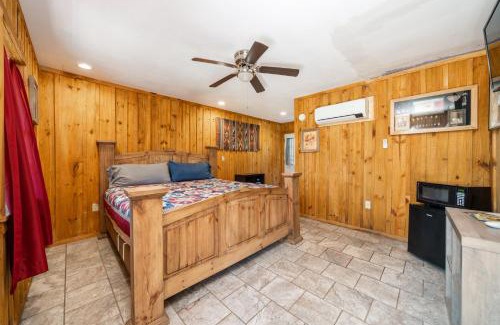 Murfreesboro House | Diamond River Run Cabin Sleeps