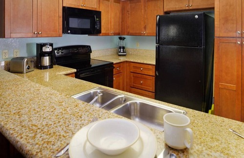 San Diego Country Estates Condo | Diamond - Riviera Oaks Resort & Racquet Club - 2BD