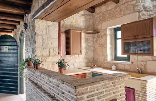 Xirokastello Villa | Diamond Suites