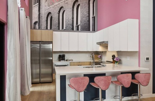 Eighth Avenue Condo | Diamonds Are Forever Bridal Condo- Walk to Broadway, Heated Pool, Gym, Parking