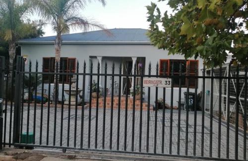 Worcester Bed & Breakfast | Die Tuis Huis Selfcatering NO LOADSHEDDING