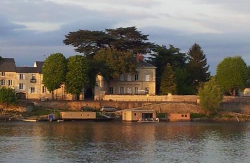 Saumur Boat Rental | Different Holidays