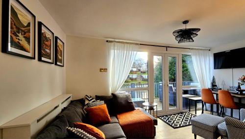 Bont Newydd Ski Chalet | Dillons Lakeside Lodge