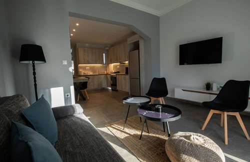 Petralona Apartment | Dimofontas - Modern Renov Hub at the heart of Thiseio, Gkazi & Acropolis