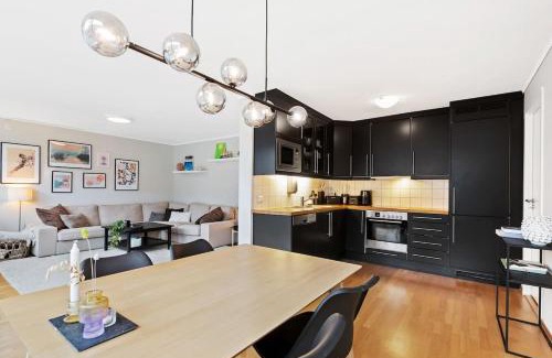 Nygard Apartment | DINBNB Apartment l Elevator - 18spm balcony - 2 min to city train