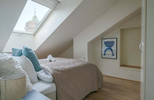 Oslo City Centre Apartment | DINBNB Apartments l Tollbugata Retreat l Rooftop l Smart-TV l 6 Guests