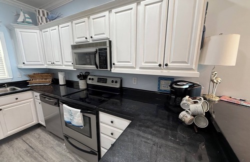 Pensacola Beach Condo | Direct Gulf-Front. 200+ ★ Reviews “Seas the Day” 2BR/2BA – Villas on the Gulf