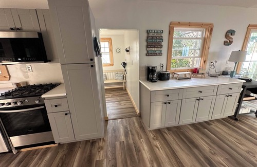 Fancher Cottage | Direct Lakefront Cottage, Modern 2-bedrm Cottage in Point Breeze with WiFi & AC