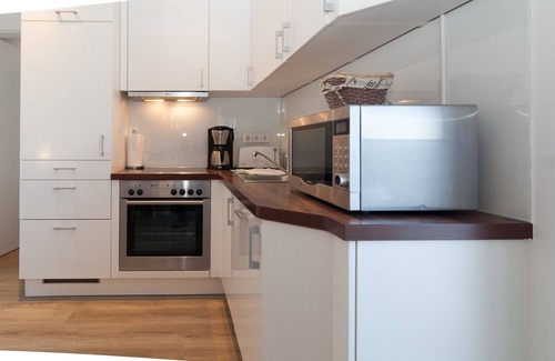 Hornum Apartment | Directly on the beach with a view of the sea